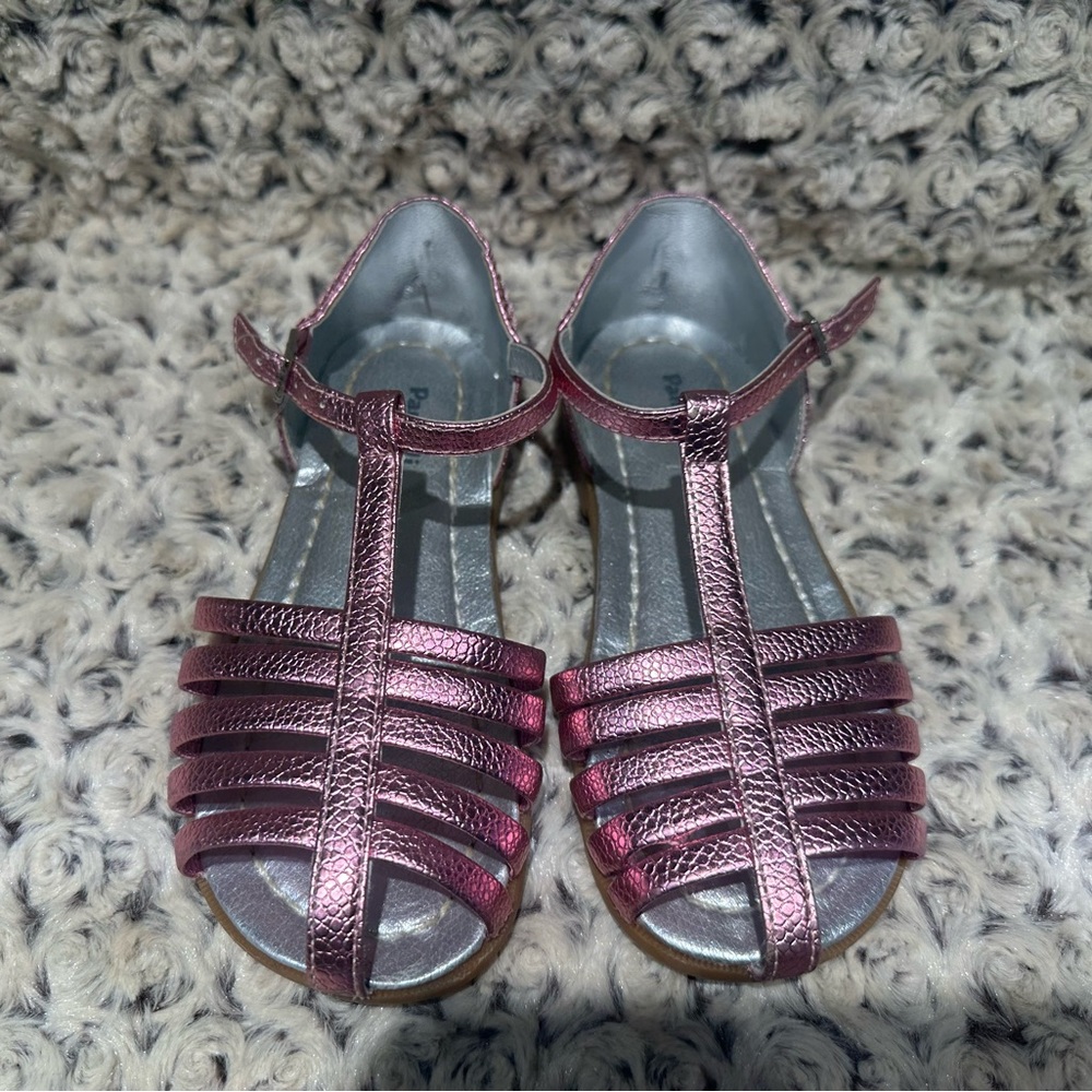 Pampili Brand New. Girls Leather sandal. Metallic pink. USA 12 1/2 EUR 31 BR 29